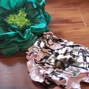 *Closet Cleanout*NEW* Girls camo and pink bloomers